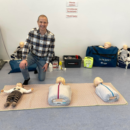 Førstehjælp til spædbørn.